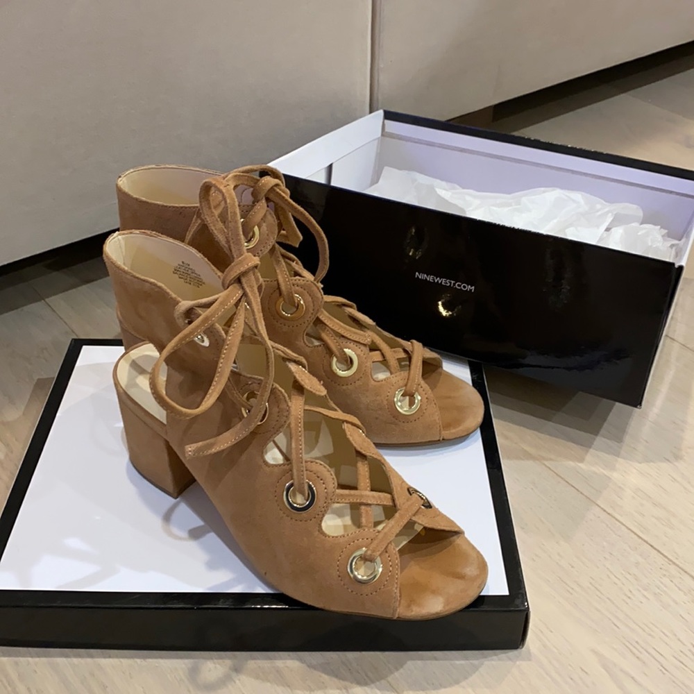 🎁Nine West suade heels